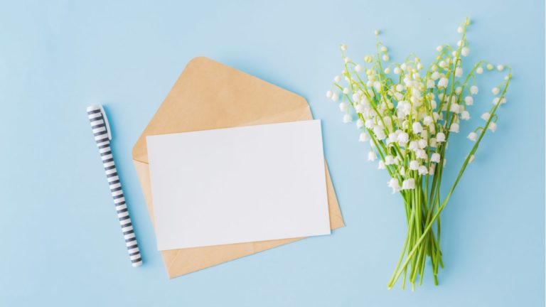 サインはありますが、私には読み取れません、出産祝いにいかがでしょうか shutterstock_1406419775-min-