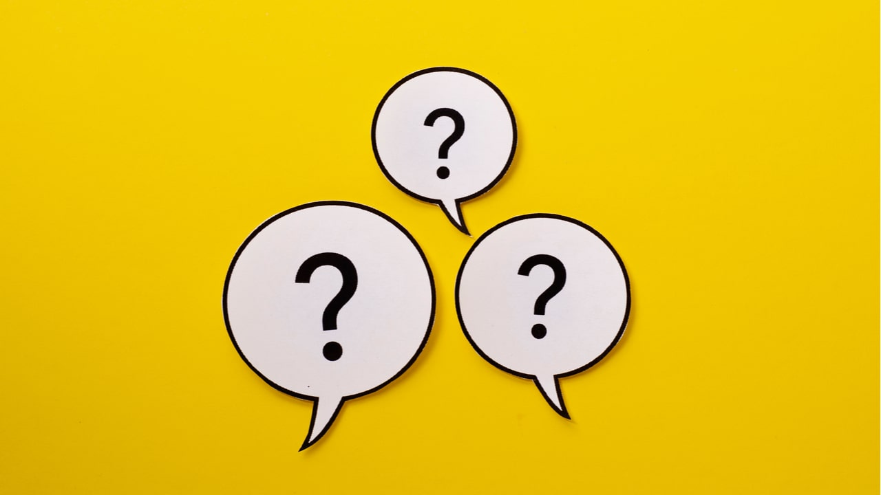 ハーフバースデーは王冠をかぶって写真を撮ろう